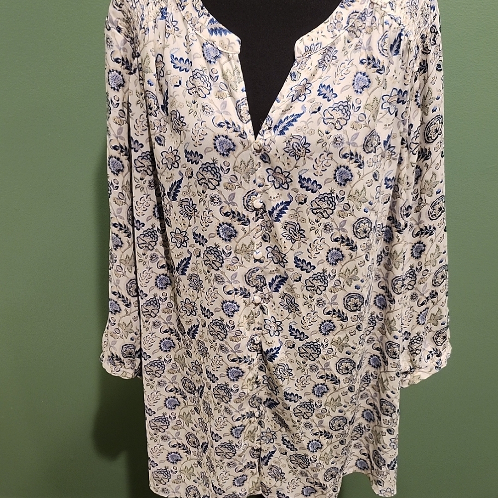 Rose & Olive Blue and White Floral Top